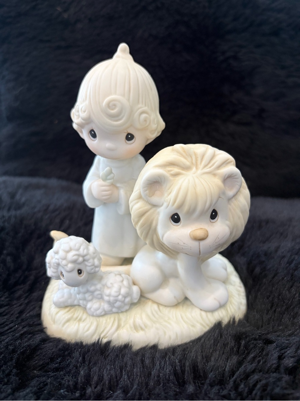 Jonathan & David Peace on Earth Angel Lion & Lamb Porcelain Figurine